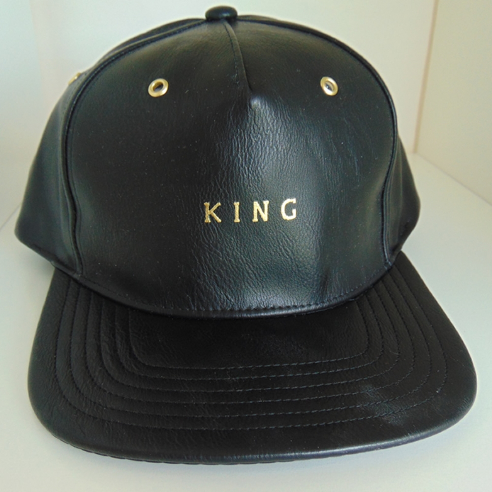 King Apparel Luxe Pinch Panel Snapback Leather- black